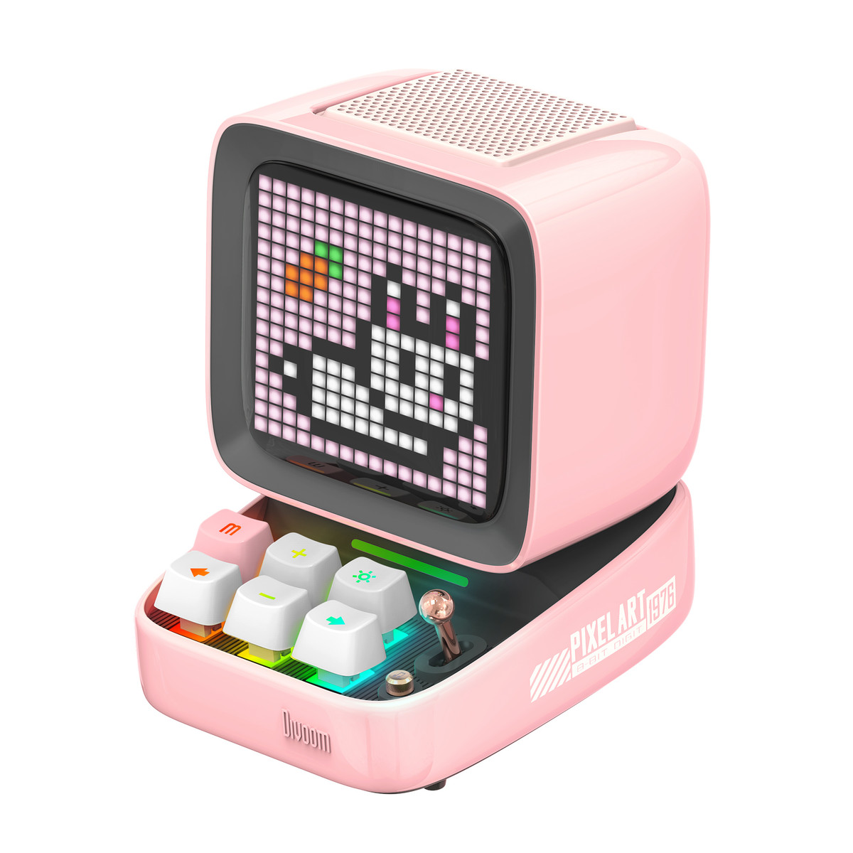 Un altoparlante rosa pixel art con uno schermo che mostra un gatto. Ha tasti della tastiera e un joystick.