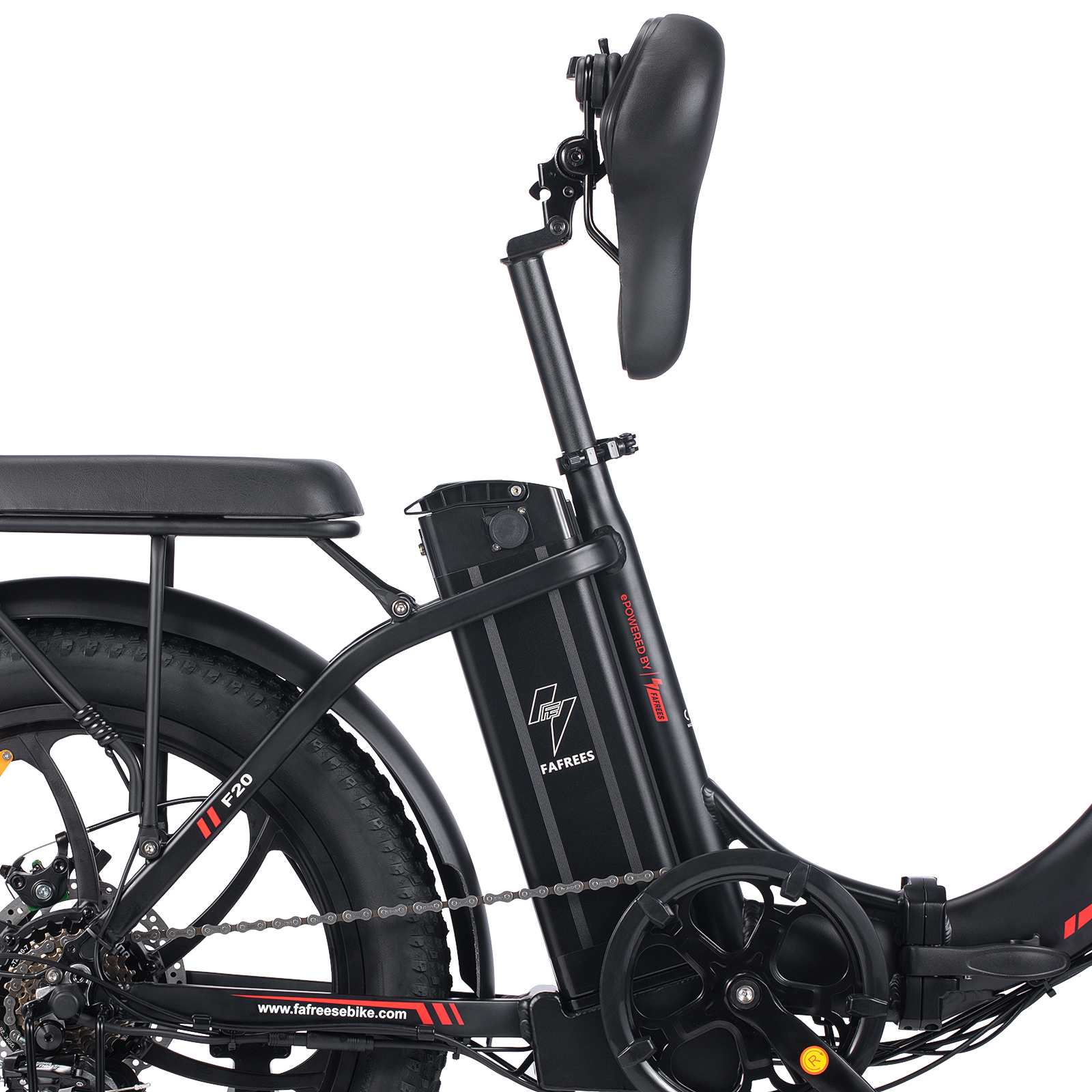 Schwarzes Elektrofahrrad mit Sitz und Akku, vor weißem Hintergrund.