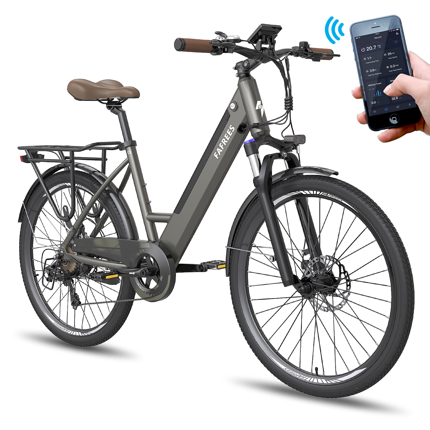 Graues Elektrofahrrad mit Telefon, das seine Daten anzeigt, vor weißem Hintergrund.