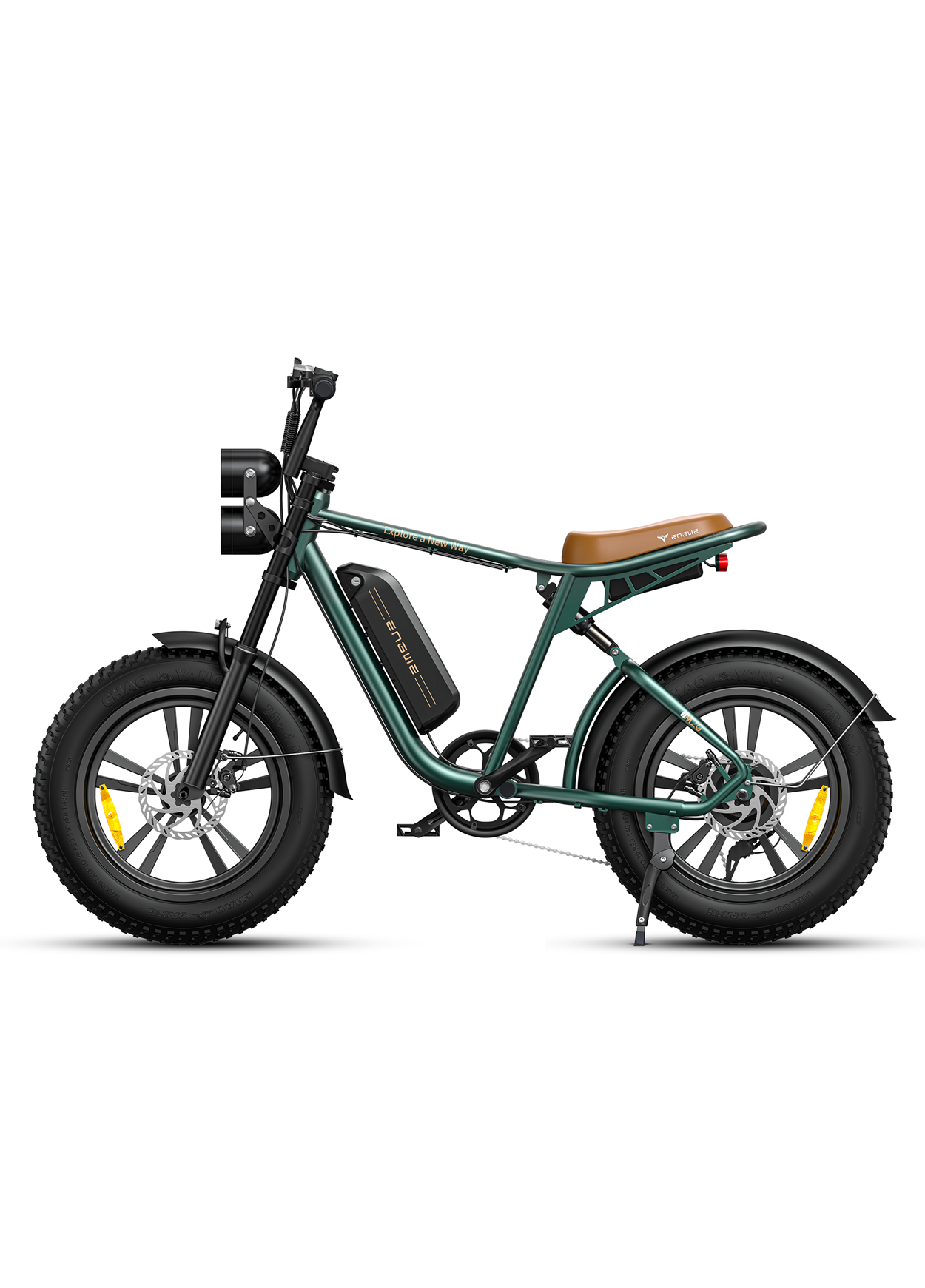 Motocicletta elettrica verde con sella marrone, pneumatici neri e fari.