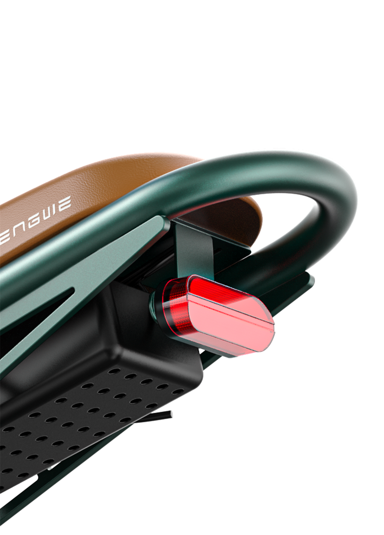 Un portapacchi per biciclette con una luce rossa. Il portapacchi e il sedile sono nell'inquadratura.