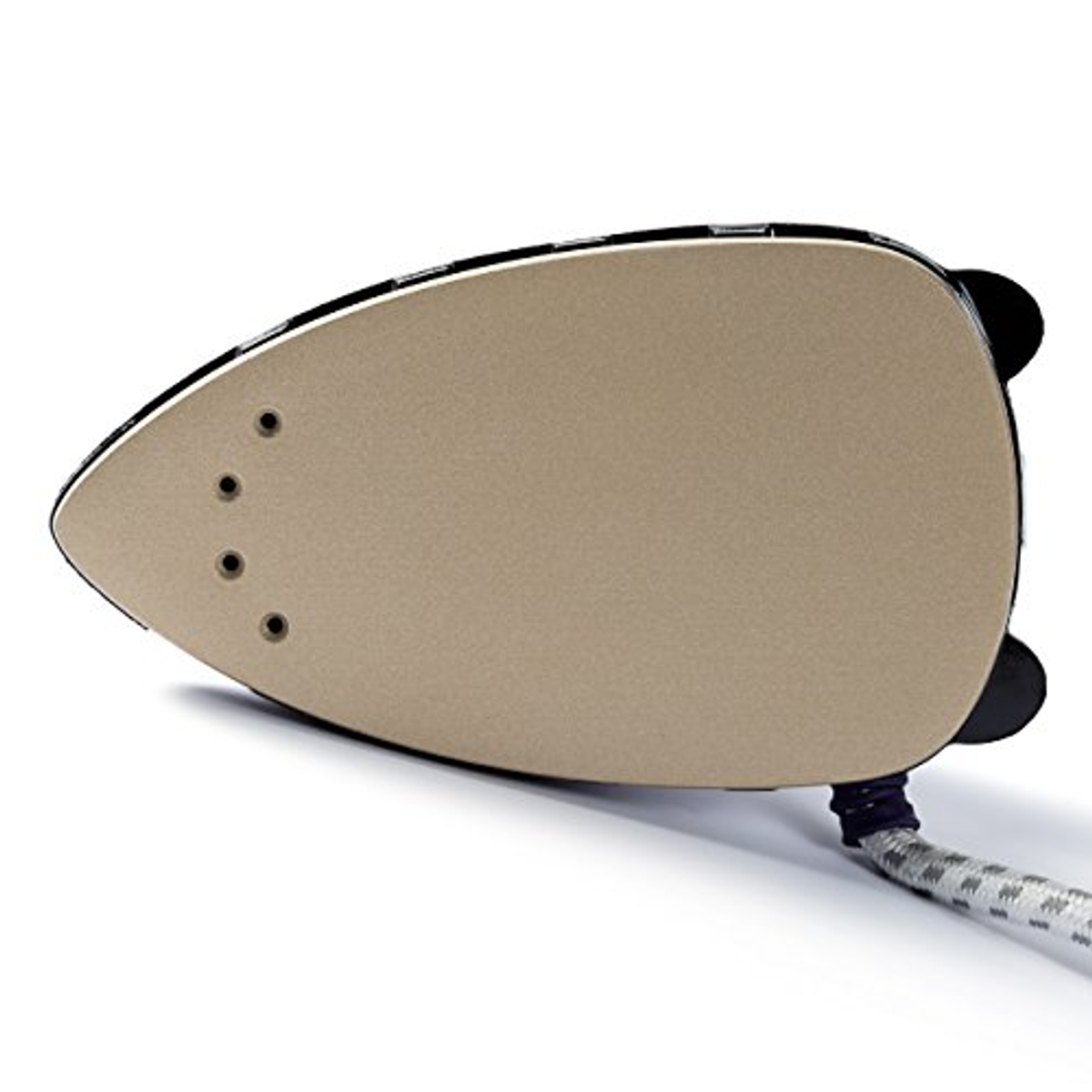 Base de plancha, vista superior. Color beige, tres agujeros. Cable visible, fondo blanco.