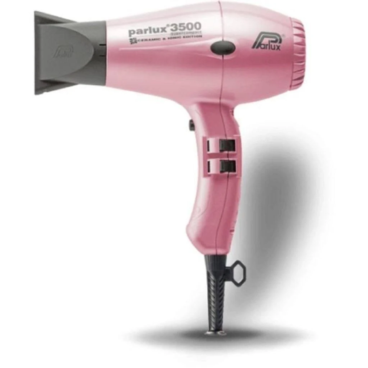 Un asciugacapelli rosa Parlux 3500 su sfondo bianco. L'asciugacapelli è inclinato verso destra.