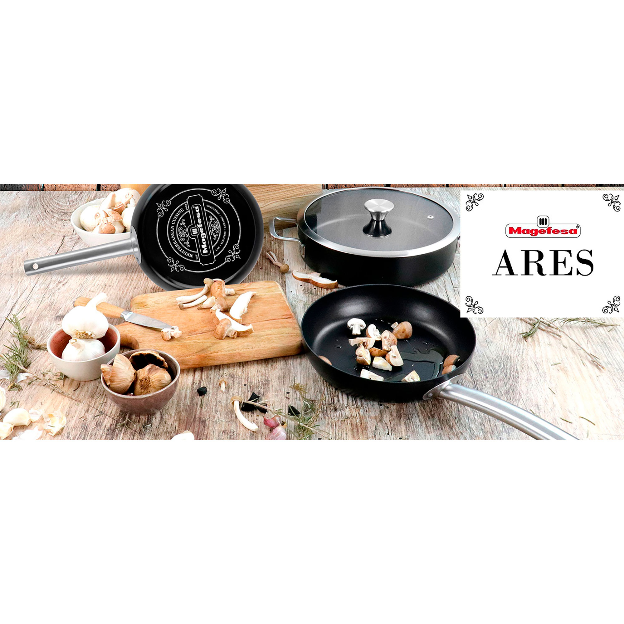 Sartenes e ingredientes en mesa de madera, logo Maggifesa Ares.