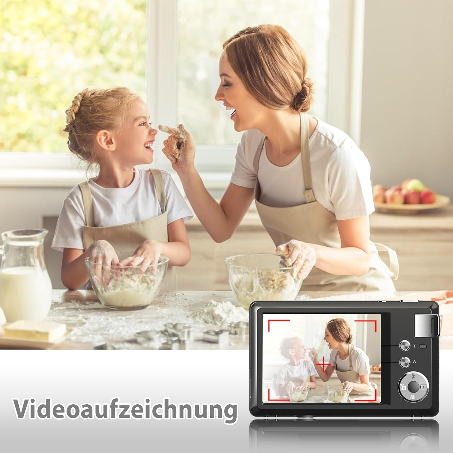 Eine Mutter und ihre Tochter backen in der Küche, eine Kamera zeichnet sie auf. Die Kamera steht auf dem Tisch.