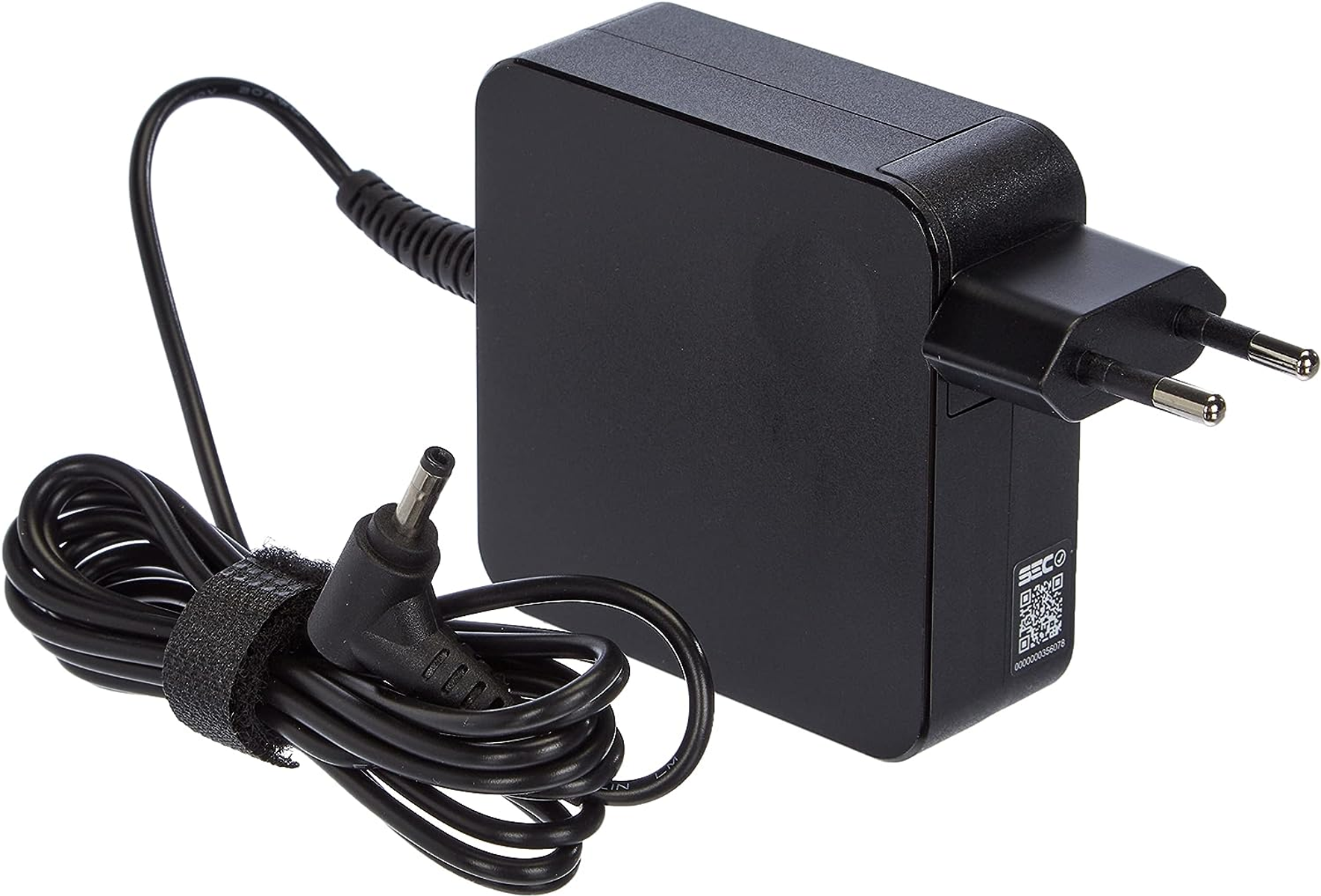 Adaptador de corriente negro para portátil con cable negro y enchufe para la toma de corriente.