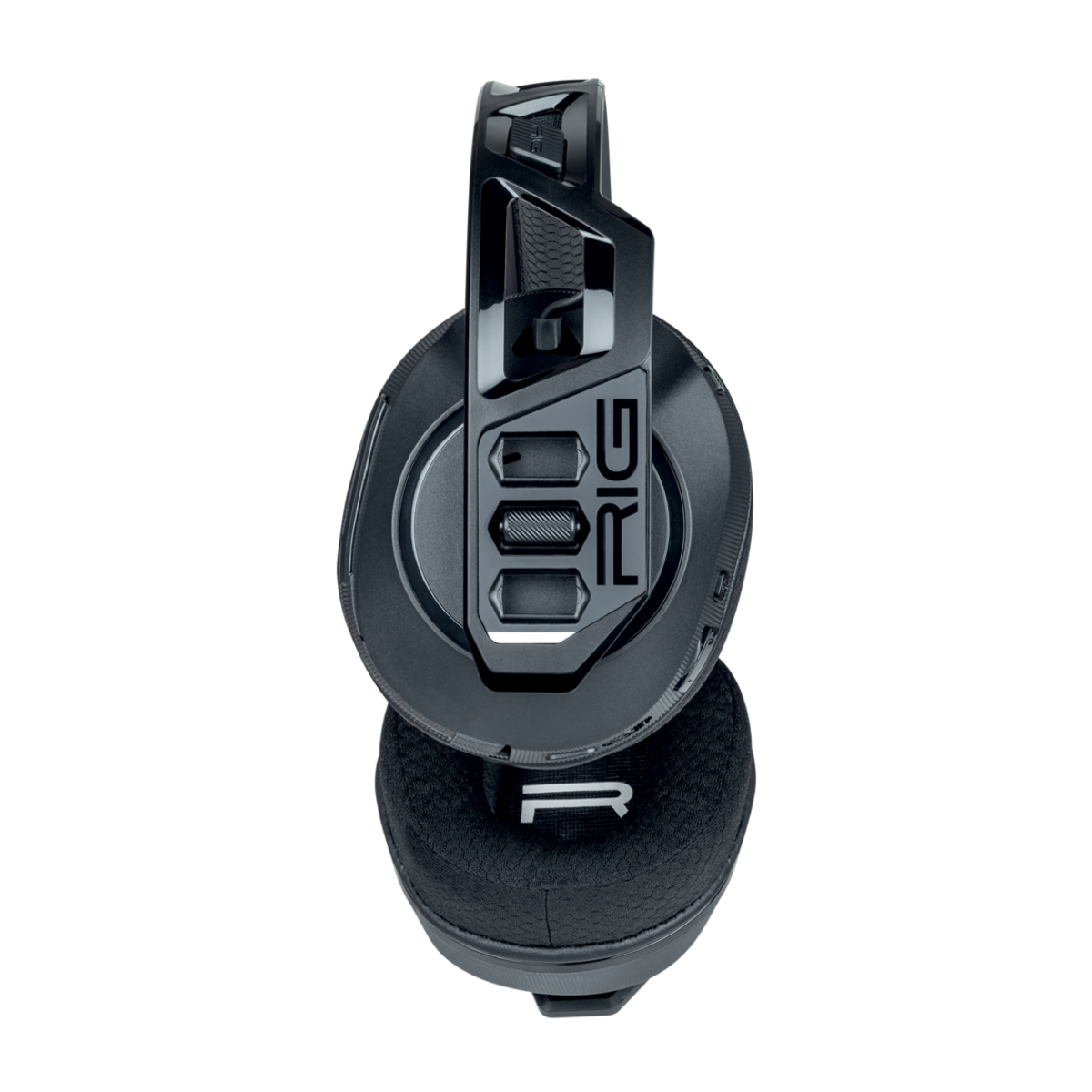 Czarny zestaw słuchawkowy dla graczy. Ma mikrofon i nazwę marki RIG. Czarne tło.