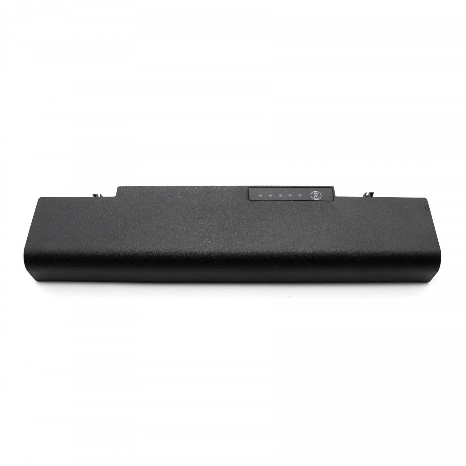 Batería de portátil negra. Forma rectangular, con pequeñas luces indicadoras.