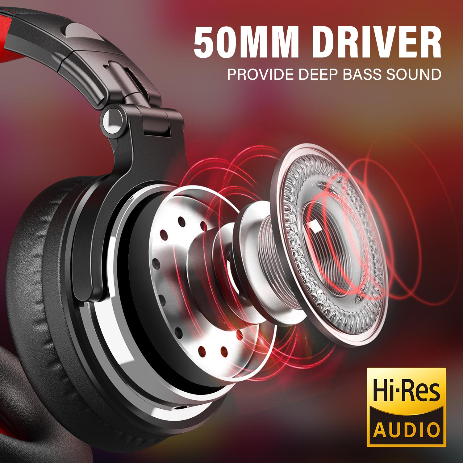 Nahaufnahme von schwarzen und roten Over-Ear-Kopfhörern mit sichtbarem Lautsprecher und Hi-Res Audio-Abzeichen.