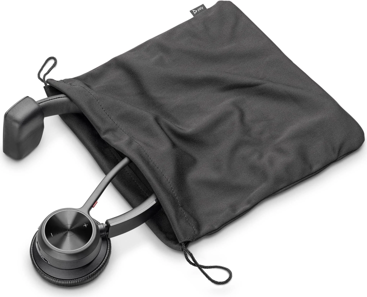 Casque noir dans un sac Poly noir. Le casque est plié.