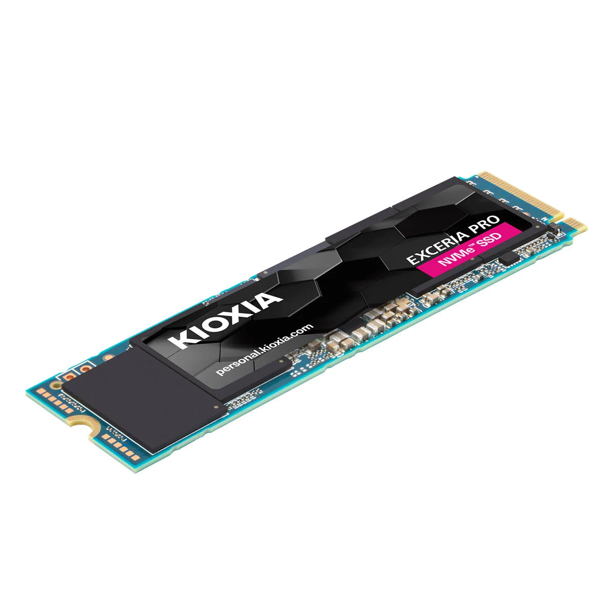 Czarny dysk SSD KIOXIA PRO NVMe na białym tle.