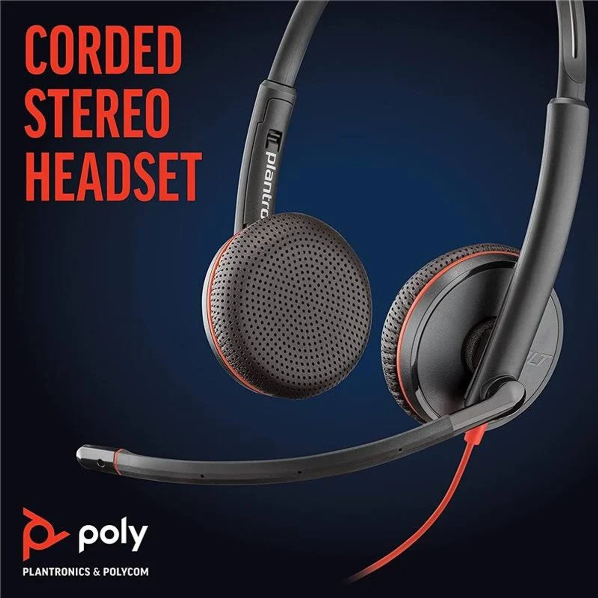 Een zwarte en rode bedrade stereo headset met het Poly logo en tekst.