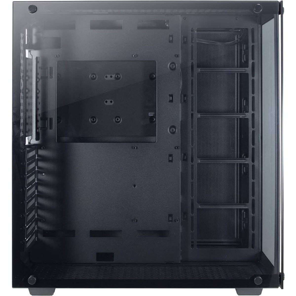 Schwarzes Computergehäuse mit Glasplatten. Das Innere ist sichtbar und zeigt die Komponenten.
