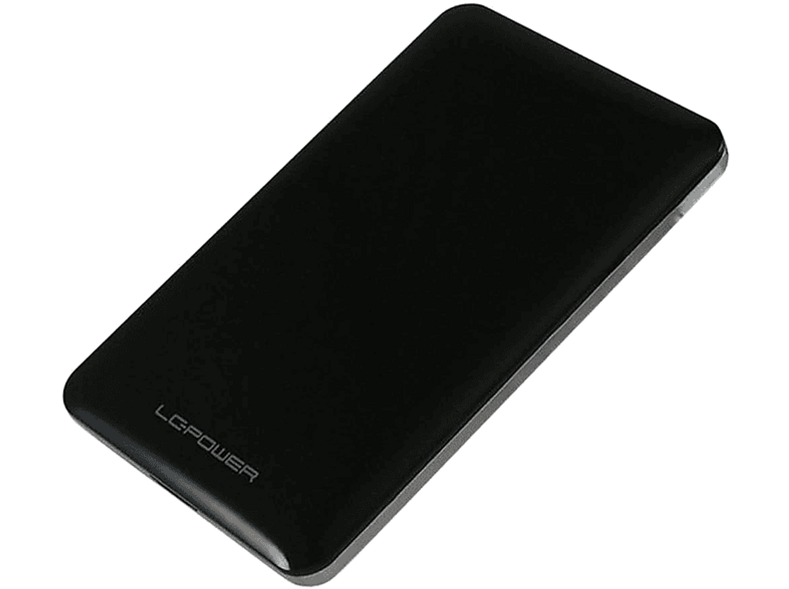 Eine schwarze Powerbank mit den Worten LCPOWER darauf. Sie ist vor dunklem Hintergrund.