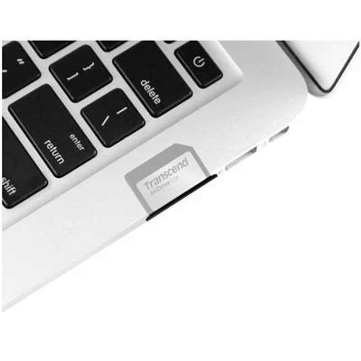 Transcend JetDrive Karte, die in die Seite eines Laptops eingesetzt ist.