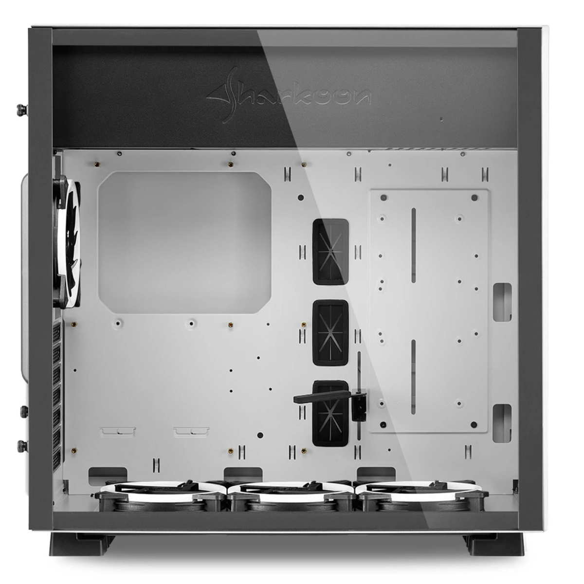 Wnętrze obudowy komputera z wentylatorami i punktami montażowymi, szklany panel.