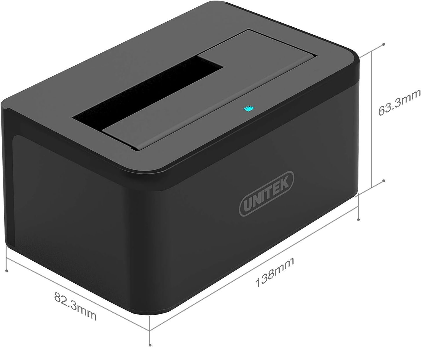 Schwarzes Unitek Festplattengehäuse. Zeigt Abmessungen: 138mm lang, 82,3mm breit und 63,3mm hoch.