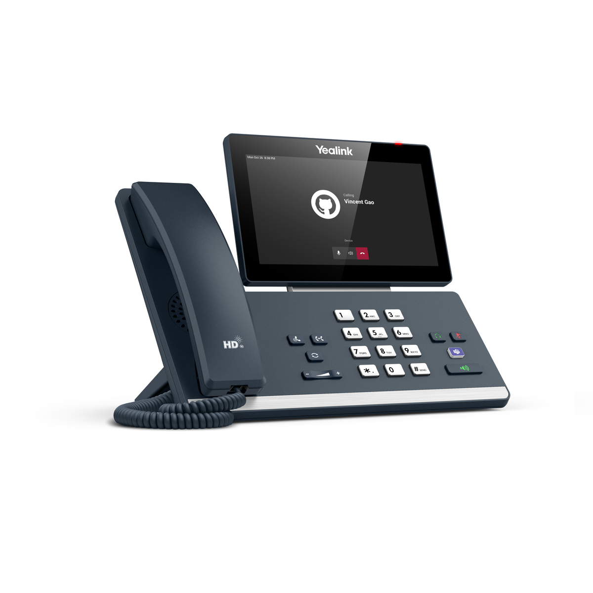 VoIP-Telefon mit Bildschirm, der einen Anruf von Vincent Gao anzeigt. Ein blauer Telefonhörer liegt links.