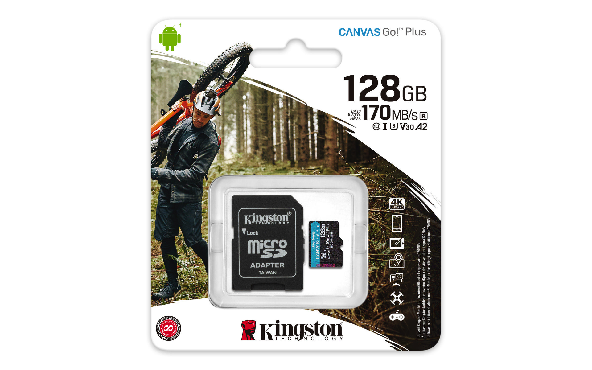 Paquete de tarjeta microSD Kingston con persona llevando bicicleta en un bosque.