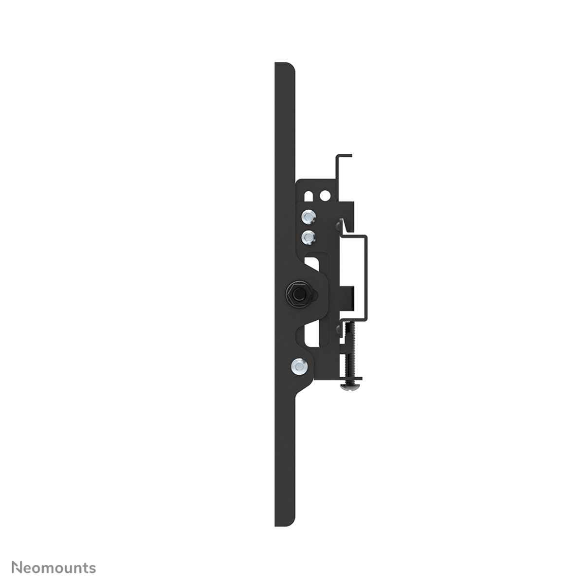 Soporte metálico negro visto de lado. Tiene una superficie plana con herrajes de montaje y un soporte.