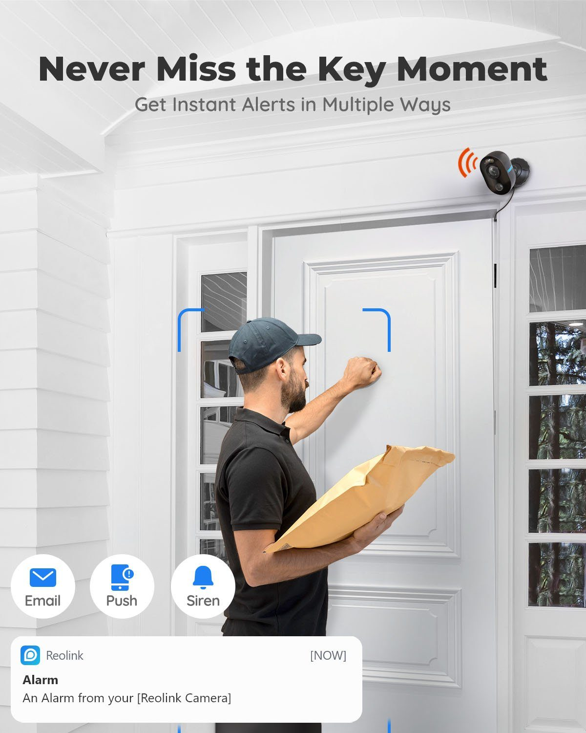 Mężczyzna przy drzwiach, sprawdzający obraz z kamery bezpieczeństwa na telefonie. Tekst: 'Alarm'.