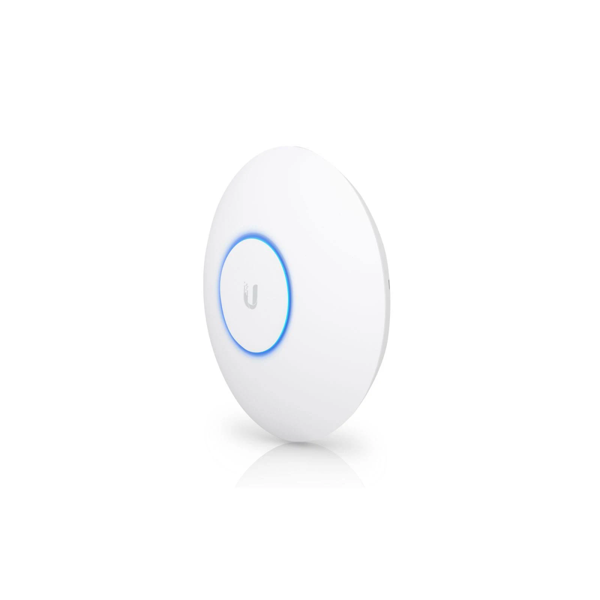 Biały, okrągły punkt dostępu WiFi z podświetlonym na niebiesko okręgiem, białe tło.