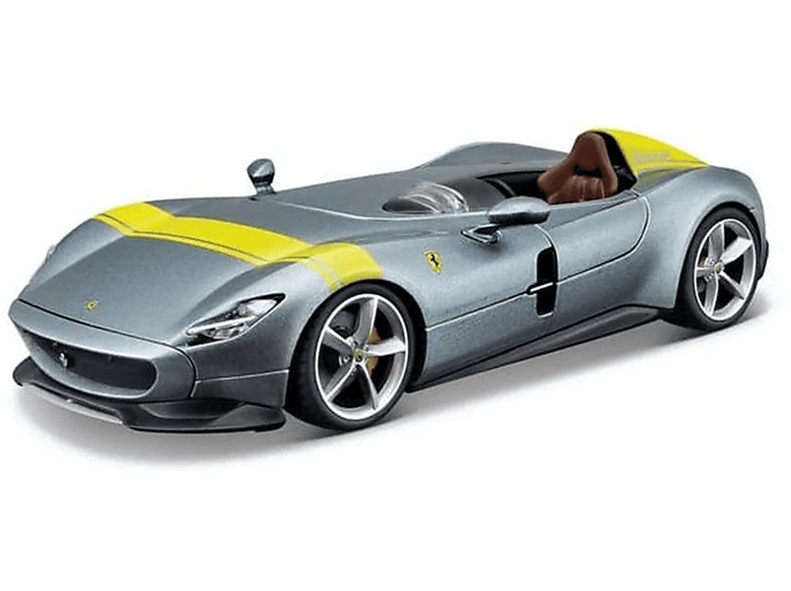 Coche deportivo plateado con rayas amarillas, asiento marrón y ruedas negras.