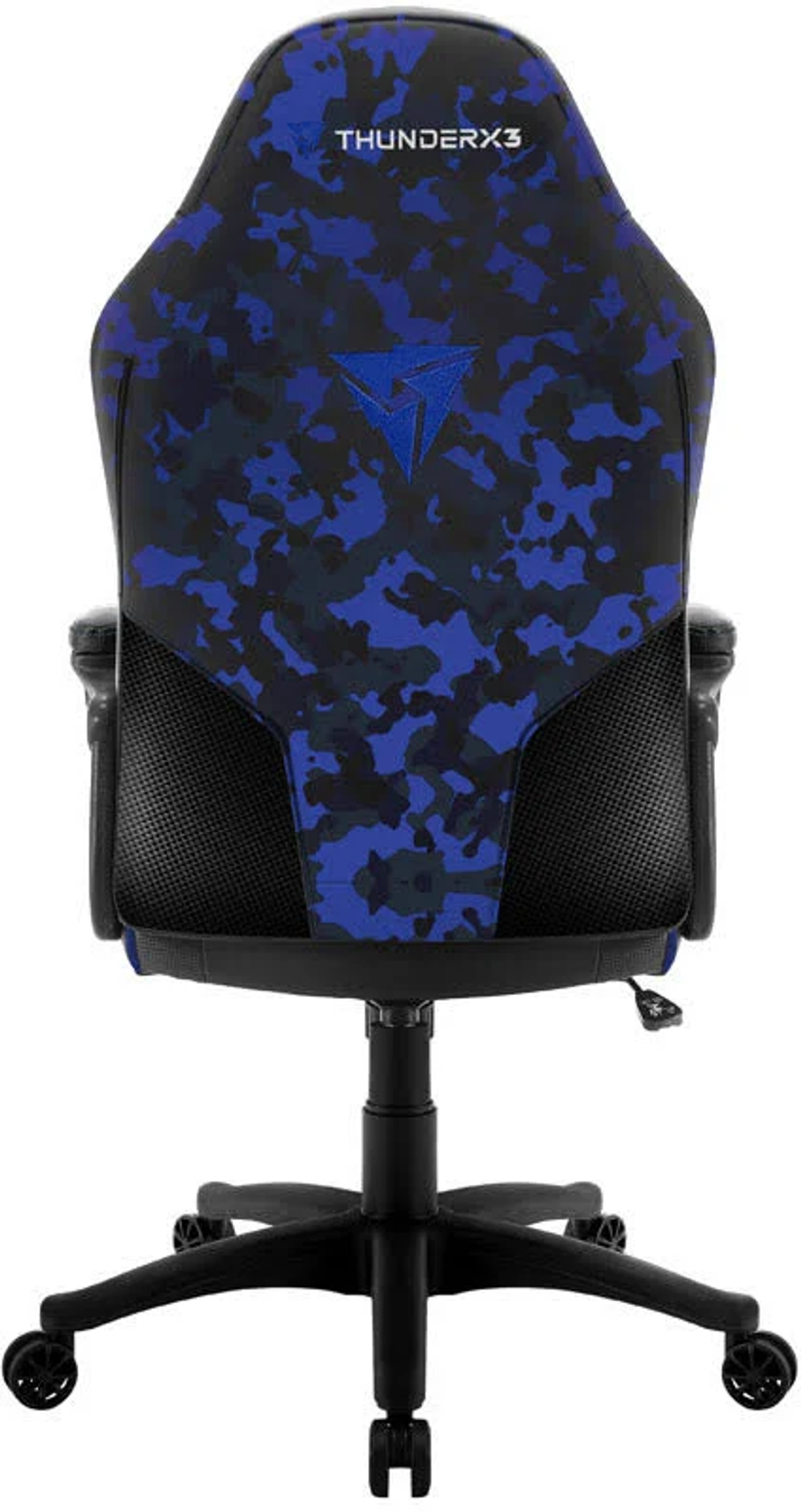 Gaming-Stuhl mit blauem Tarnmuster. Der Rücken hat ThunderX3-Branding.