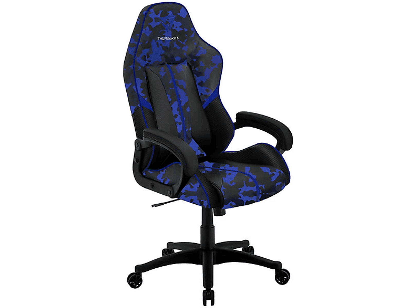 Gaming-Stuhl mit blauem Tarnmuster auf Schwarz. Schwarze Basis und Armlehnen.