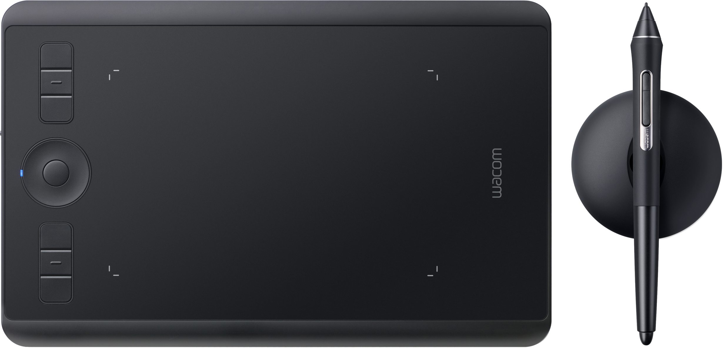 Schwarzes Grafiktablett mit Stift. Tablet hat Tasten und ein Wacom-Logo.