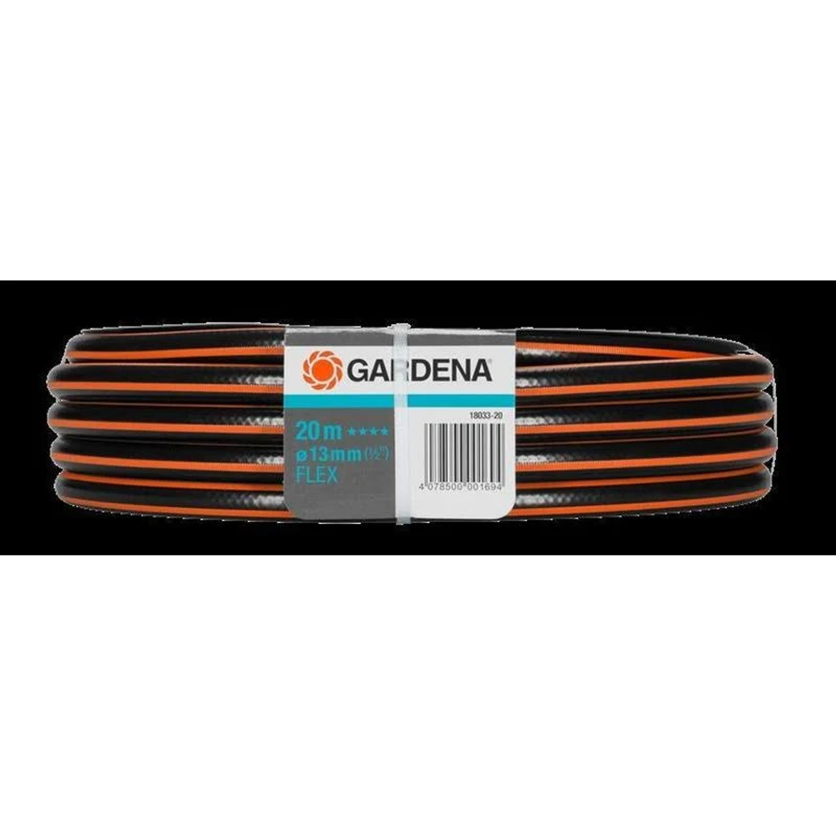 Czarny i pomarańczowy wąż ogrodowy zwinięty z etykietą GARDENA. Białe tło.