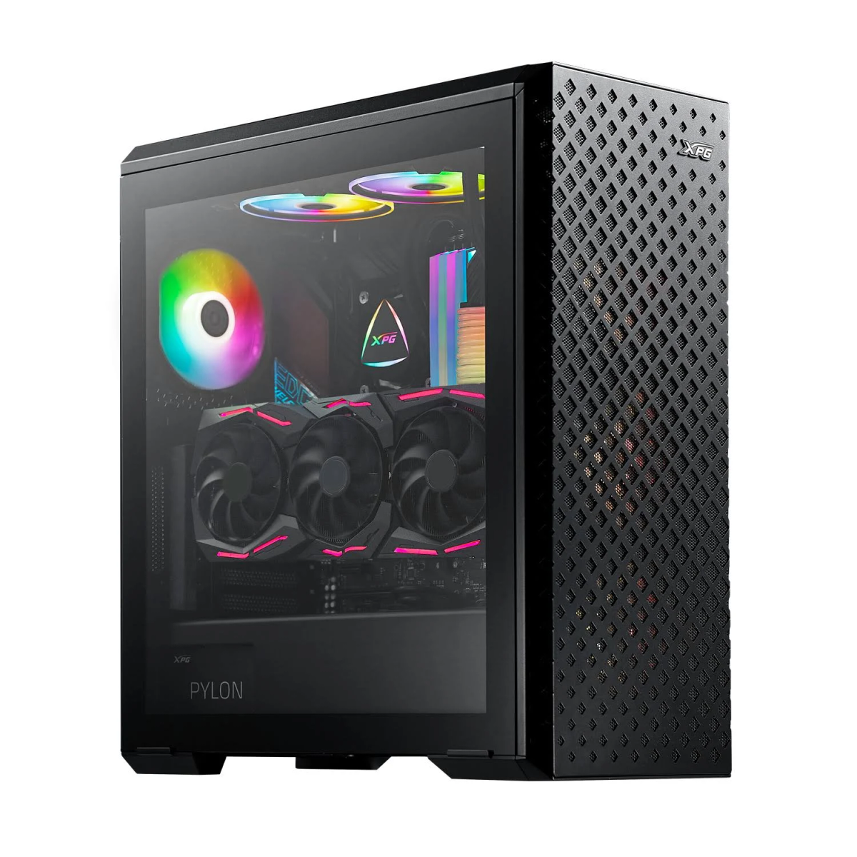 Zwarte pc-kast met glazen zijkant, interne componenten zichtbaar. XPG-logo vooraan. Lichten binnenin.