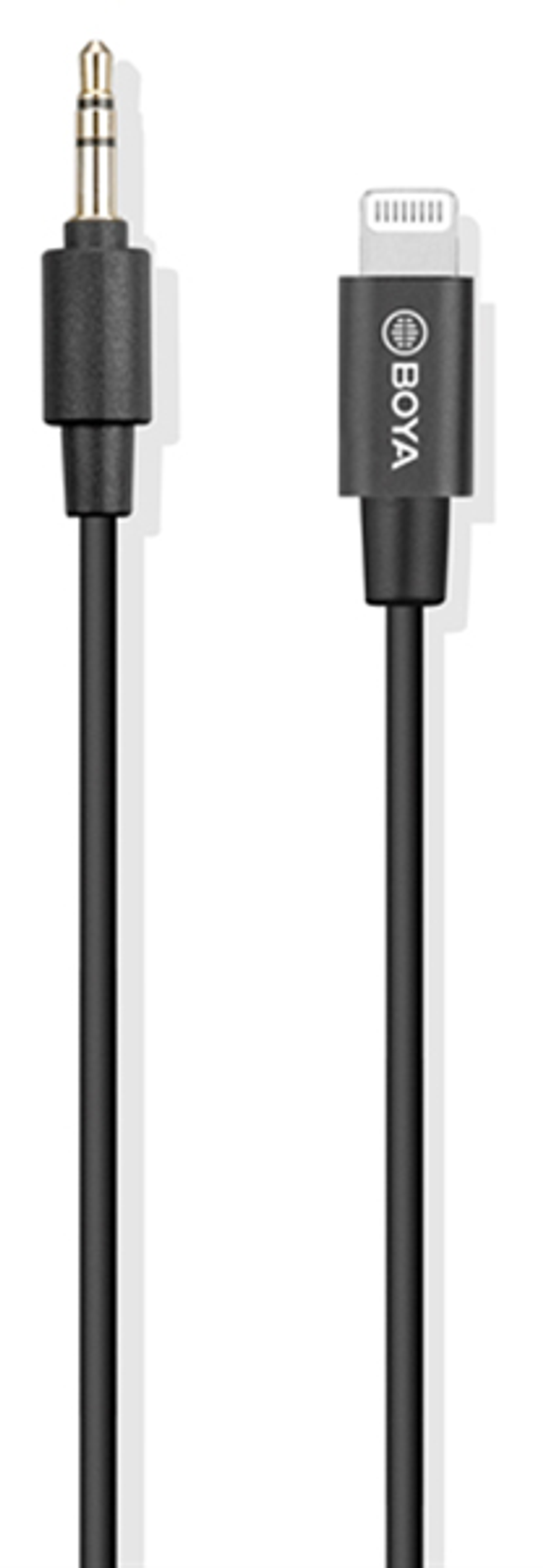 Ein Boya-Audiokabel. Ein Ende ist ein 3,5-mm-Klinkenstecker, das andere ein Lightning-Anschluss.