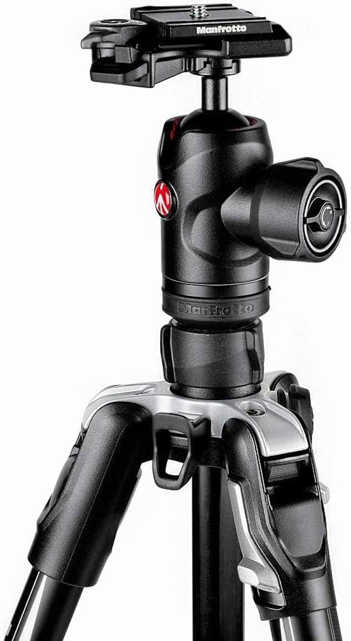 Trípode negro con cabezal Manfrotto sobre fondo blanco.