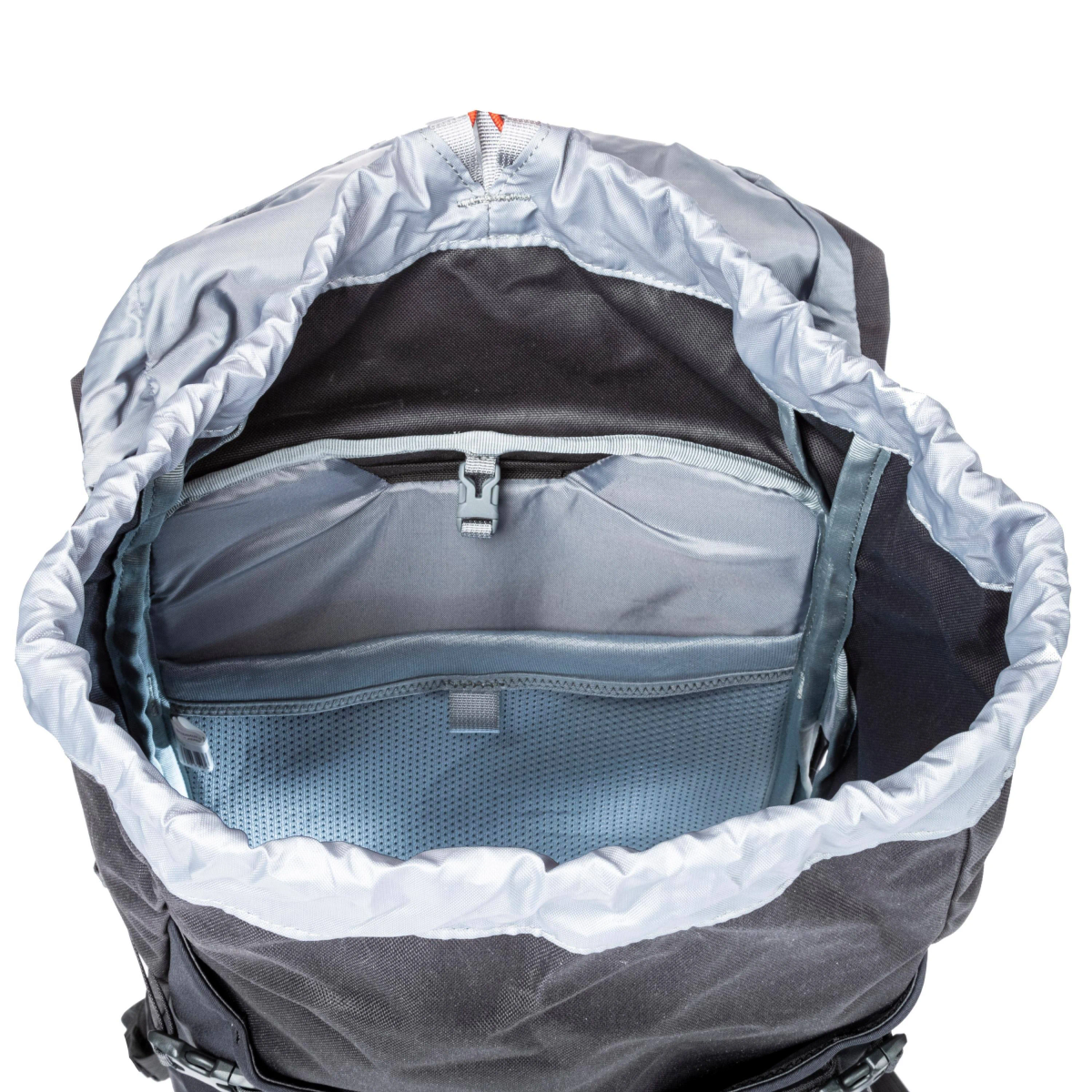 Offener schwarzer Rucksack, Draufsicht. Innenraum mit Netztasche und Kordelzug.