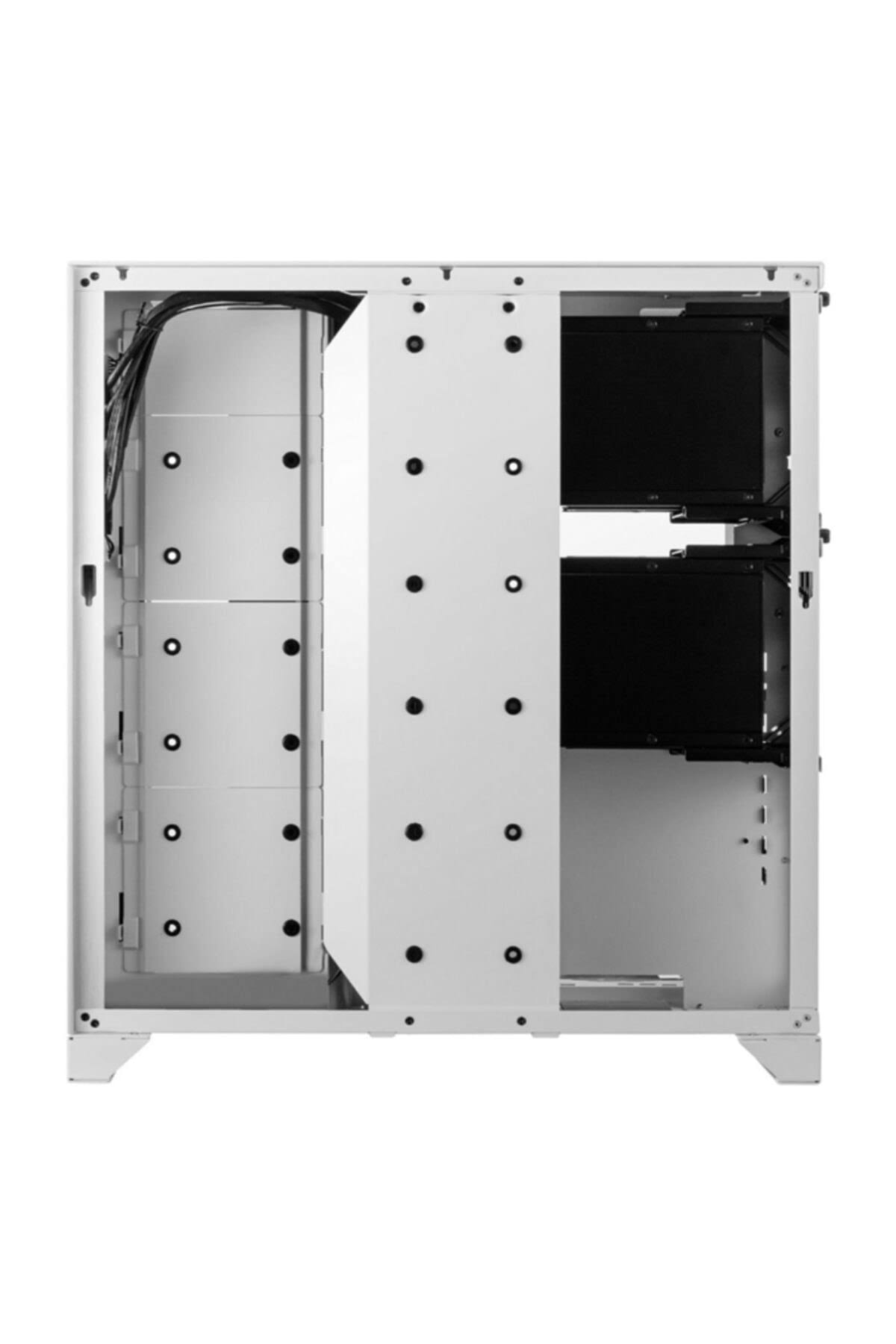 Białe wnętrze obudowy komputera. Ma przejrzysty układ wewnętrzny z miejscem na komponenty.