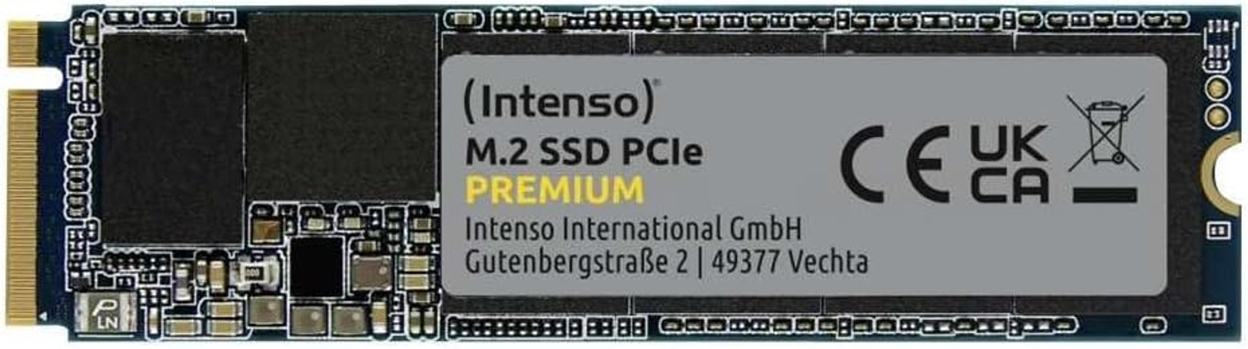 Intenso M.2 SSD PCIe. Etykieta Premium, z oznaczeniami Intenso i CE UK CA. Długi i czarny.