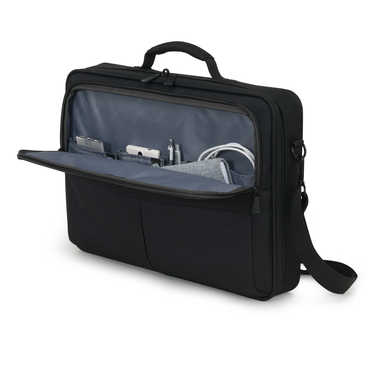 Borsa nera per laptop con scomparto aperto, che rivela oggetti. Maniglia e tracolla visibili. Sfondo bianco.