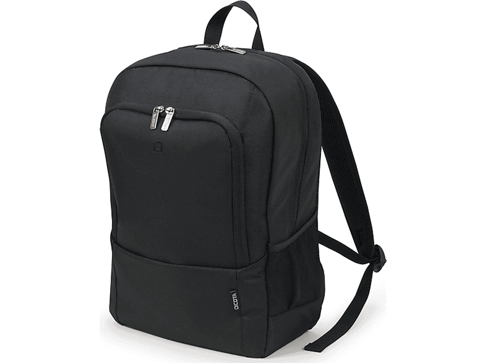 Schwarzer Rucksack mit Vordertasche, zwei silbernen Reißverschlüssen und zwei Schultergurten. Weißer Hintergrund.