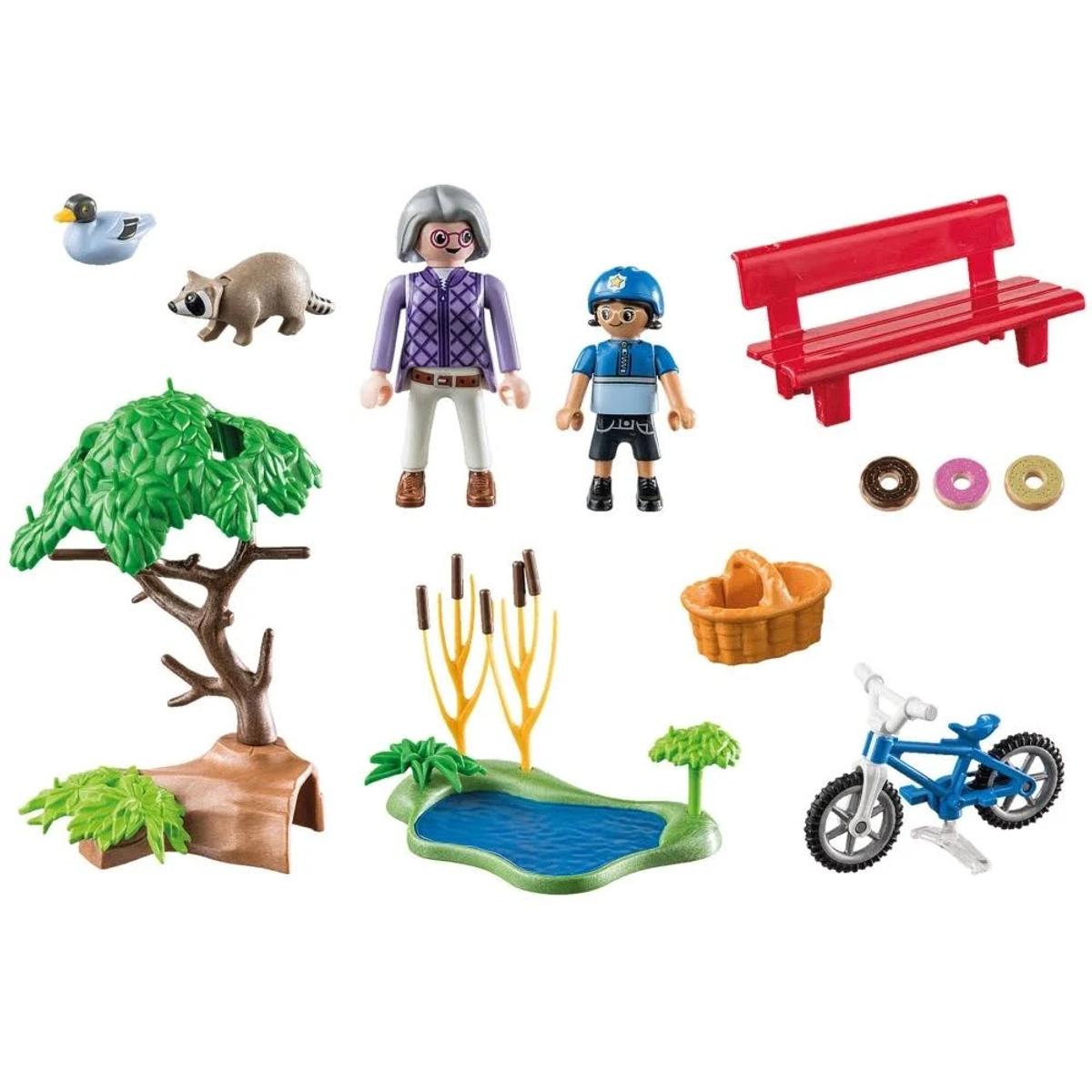 Una collezione di giocattoli Playmobil: una panchina, figure, uno stagno, un albero, una bici, ciambelle, un cestino e animali.