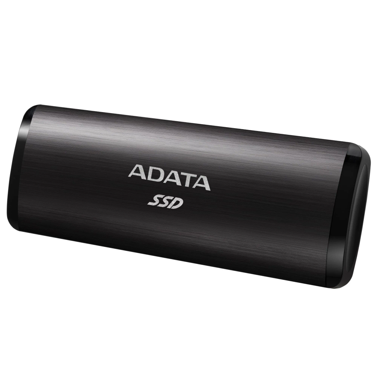 Czarny dysk SSD ADATA z białymi literami na powierzchni.