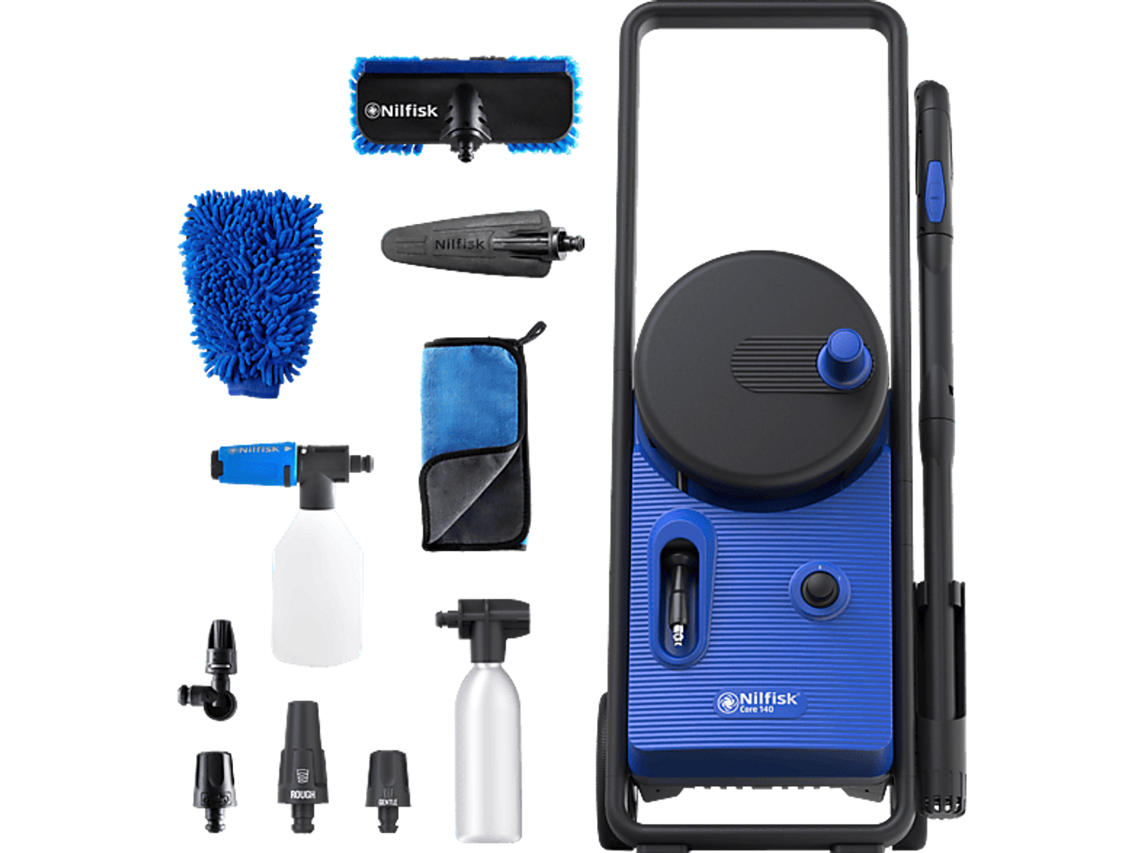 Niebiesko-czarna myjka ciśnieniowa Nilfisk z akcesoriami, na białym tle.