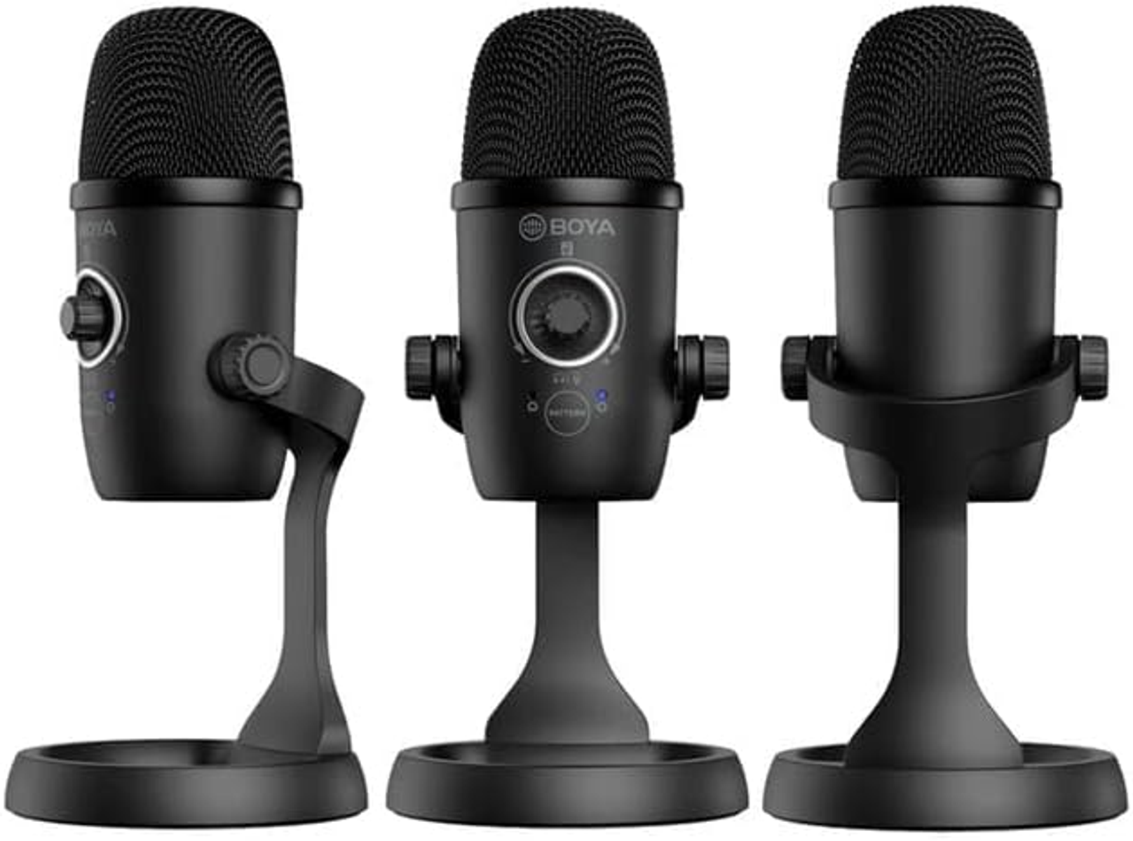Tres micrófonos negros sobre soportes. Cada uno tiene una cabeza de malla y una perilla de control. Marca BOYA.