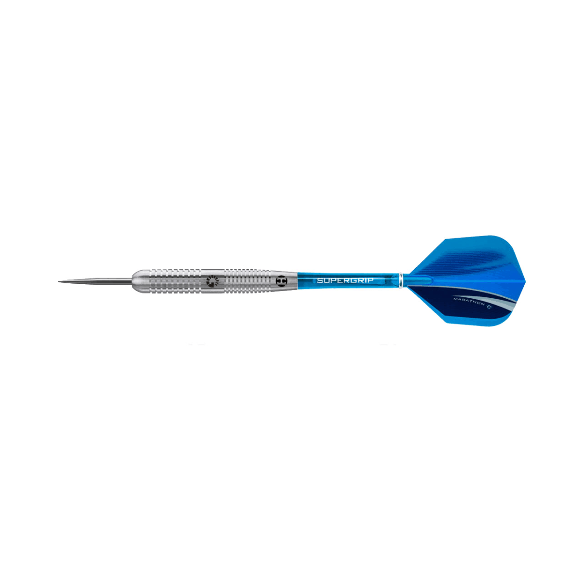 Ein Dart mit silbernem Schaft, blauen Flights und einer scharfen Spitze.