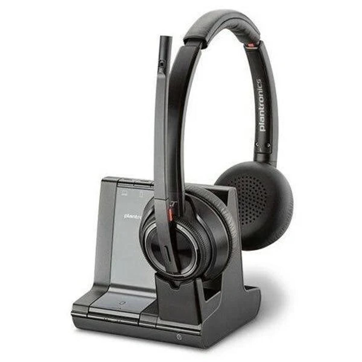 Schwarzes Plantronics-Headset auf einer Ladestation. Das Plantronics-Logo ist sichtbar.