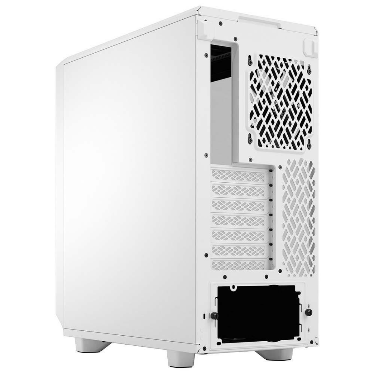 Een witte computerkast, achteraanzicht. Het toont interne componenten met ventilatiegaten en een zwarte bodem.