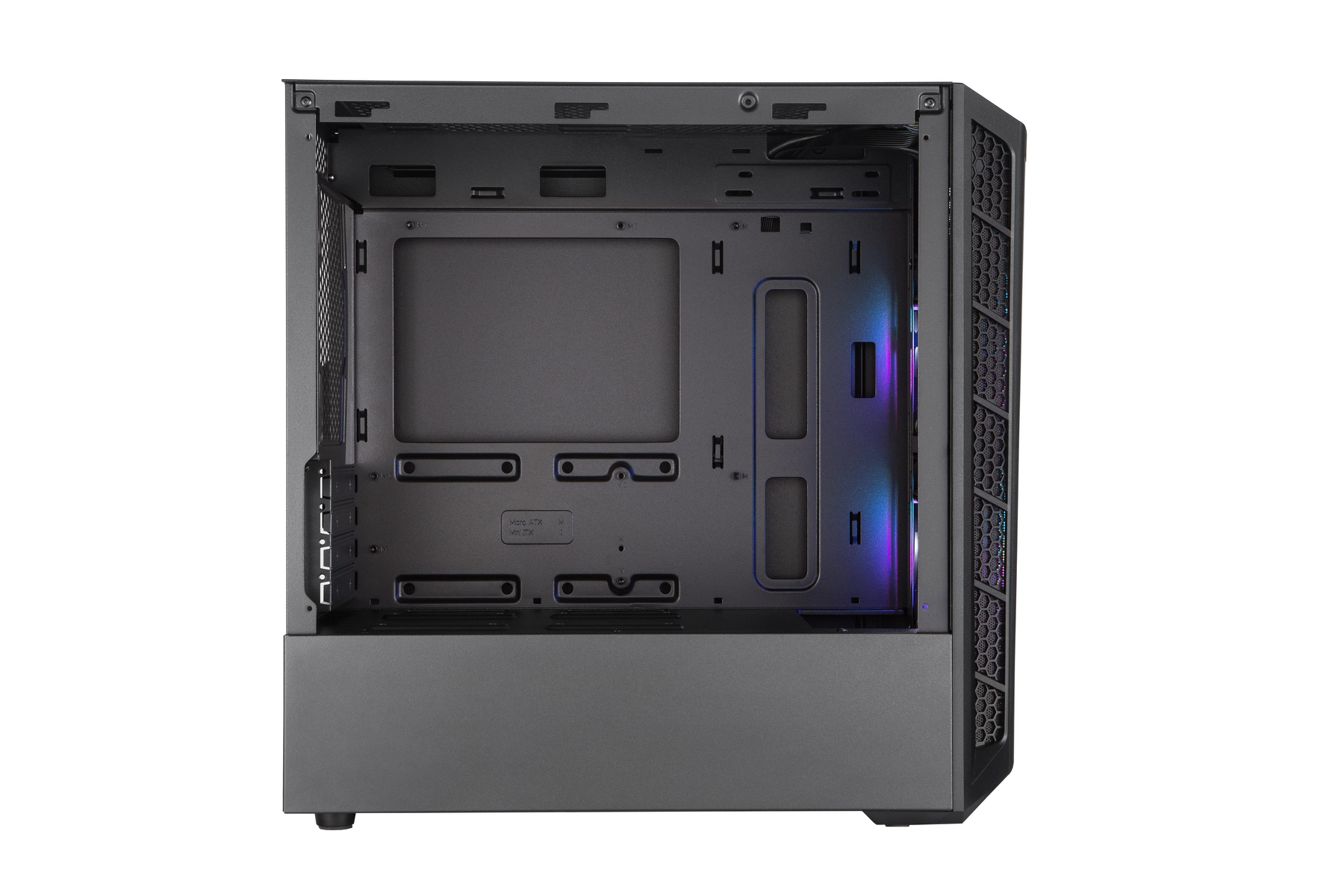 All'interno di un case per computer nero. Il case ha un telaio in metallo. C'è molto spazio vuoto.