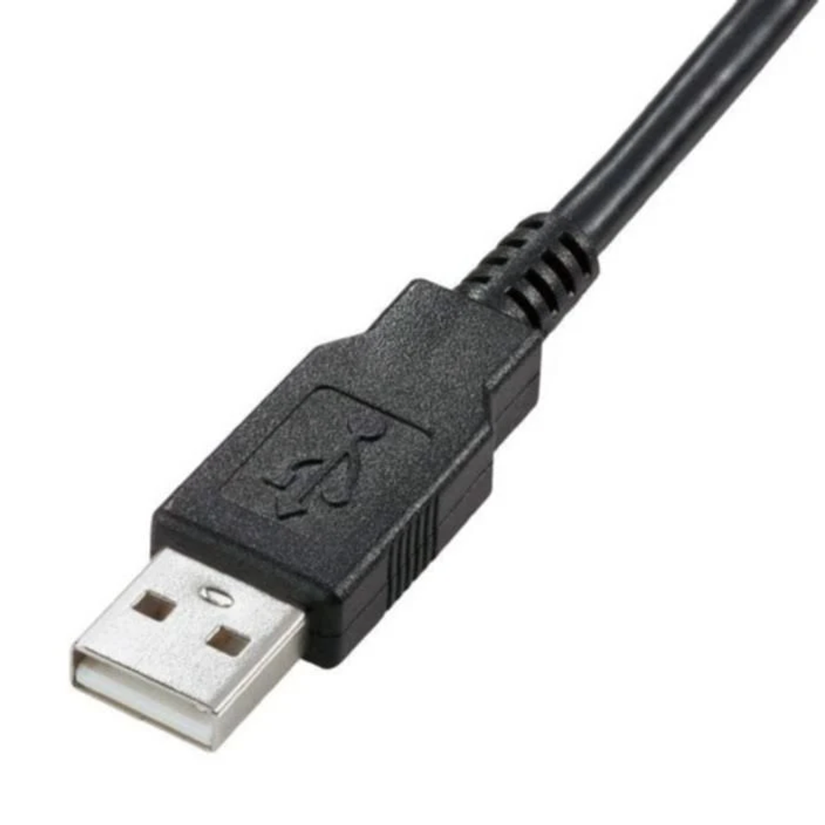 Un cavo USB nero con un connettore USB a un'estremità.