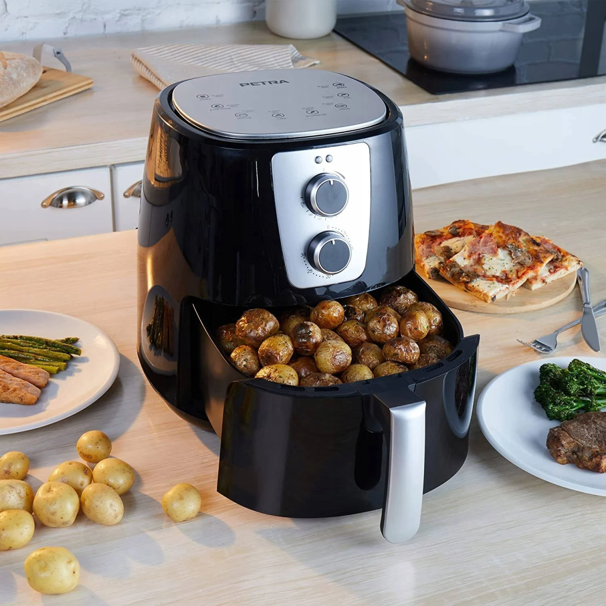 Met de betaalbare smart fryer van Action maak je twee gerechten