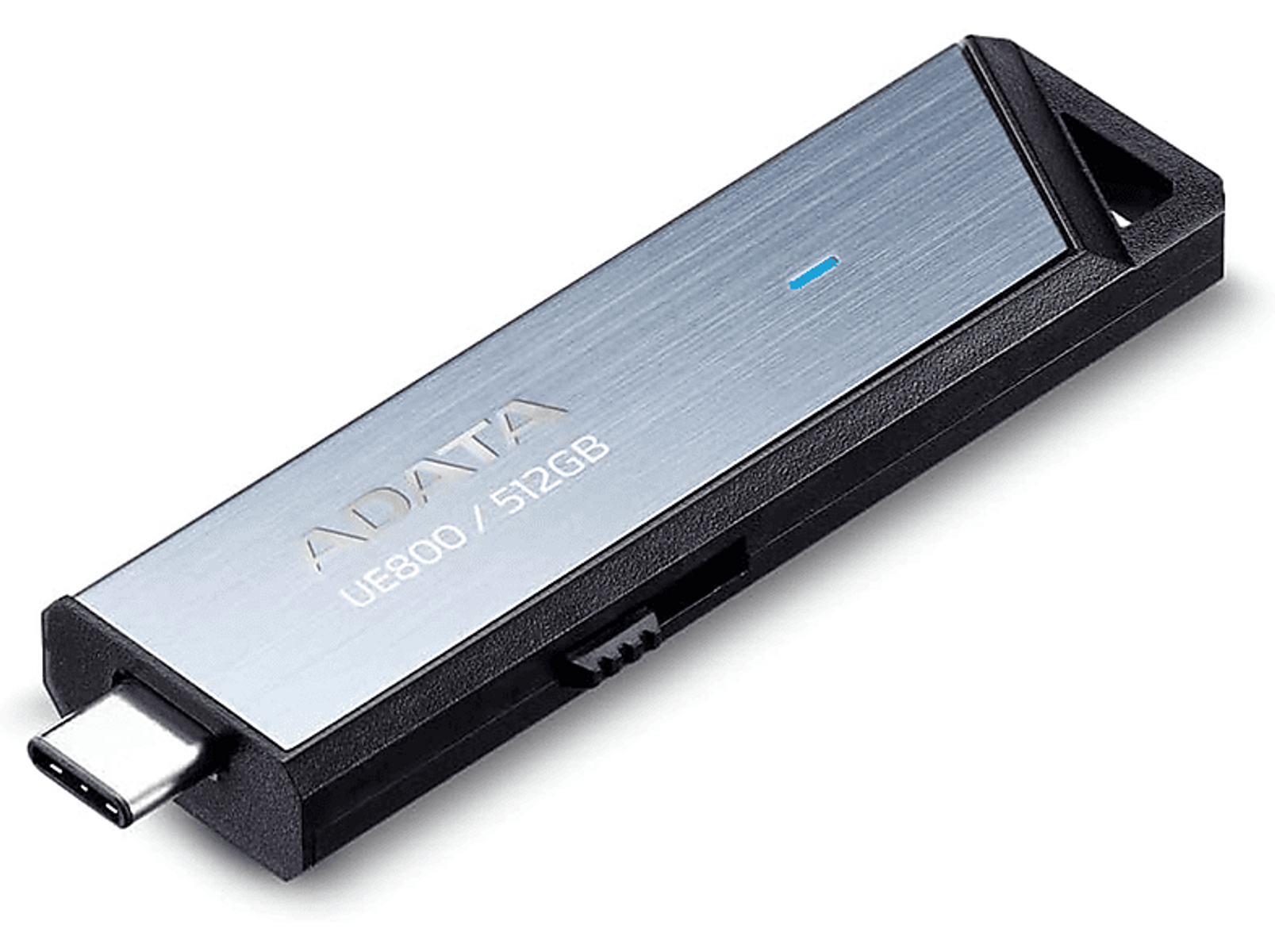 Clé USB argentée et noire avec la marque 'ADATA' imprimée sur la surface.